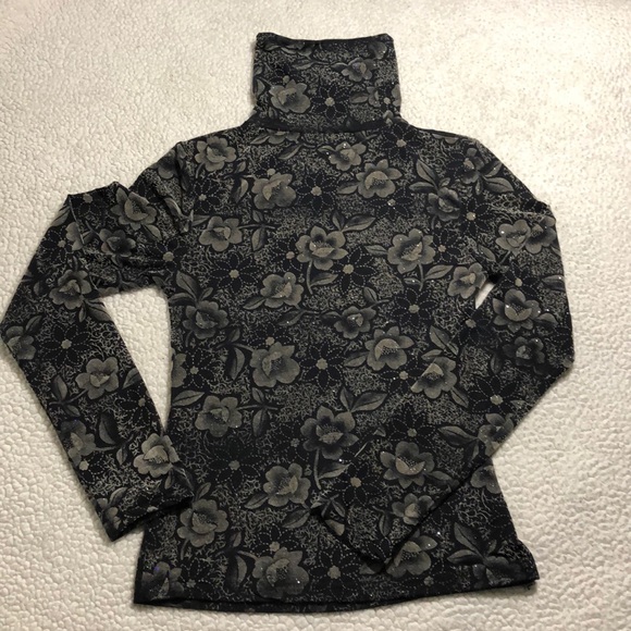 Floral Turtleneck - Picture 3 of 4